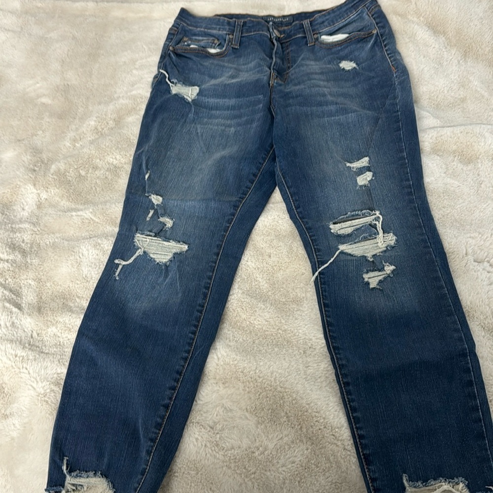 Ripped stretchy jeans